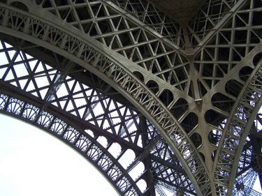 Overseas snooping: French “Patriot Act” gaining support